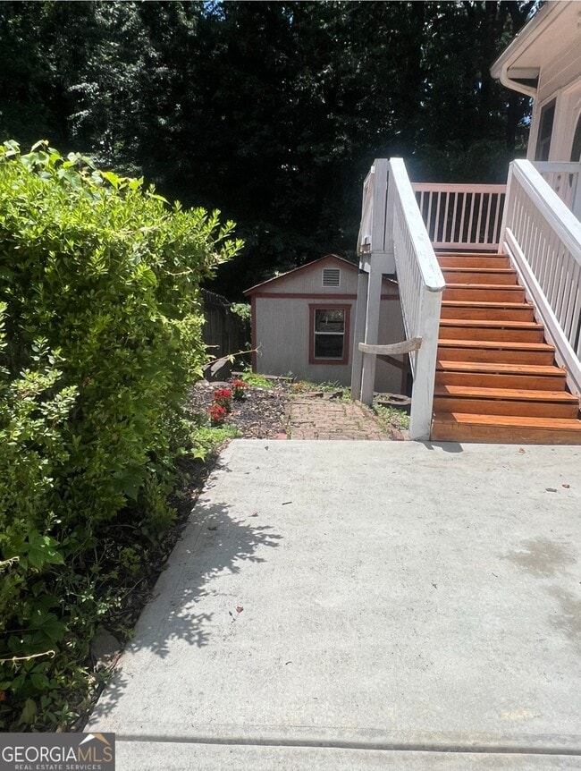 Building Photo - 3990 Admiral Dr