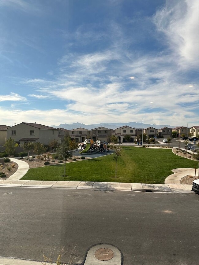 Building Photo - Beautiful Las Vegas Home!