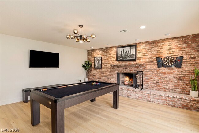 Building Photo - 4045 W Mardon Ave