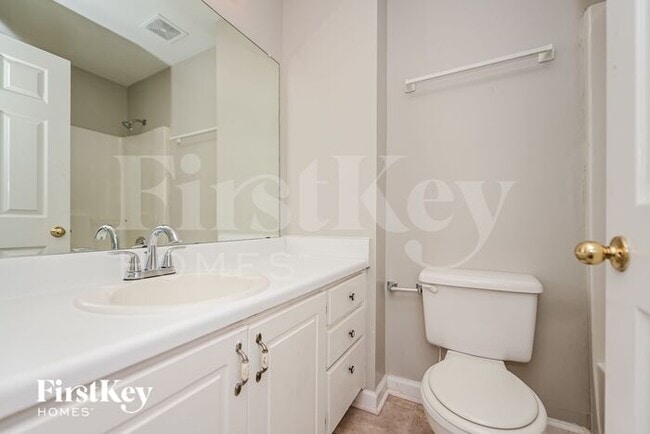 Building Photo - 1513 N Hampton Ct