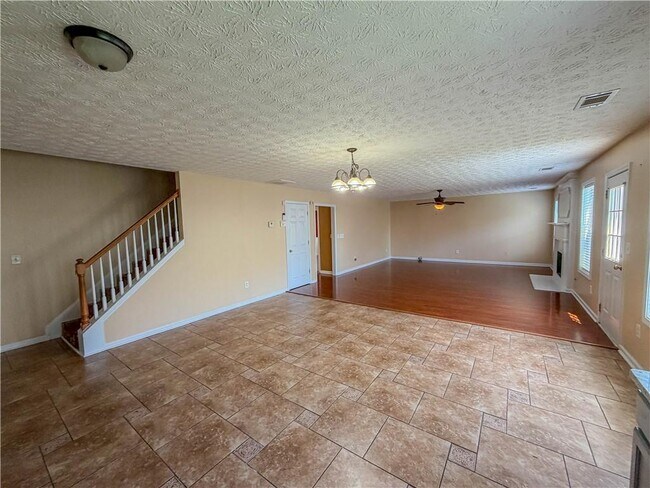 Building Photo - 2760 Rusticwood Dr SW