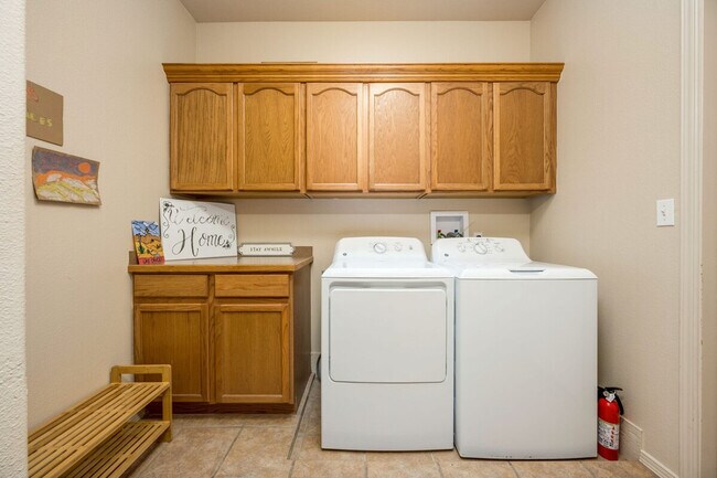 Building Photo - 2711 Sunrise Point Rd