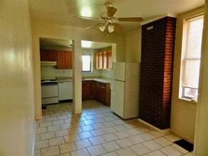 Building Photo - *** Amazing Shadyside Apartment * Walk to everything * Pet Friendly * Duplex Style Apartment * Lu...