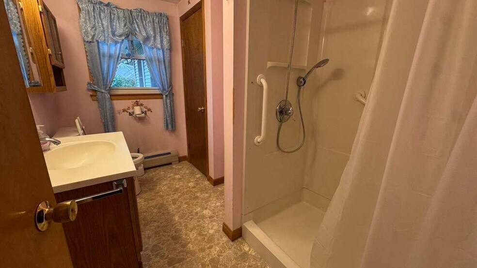 Building Photo - 2 Lawndale St