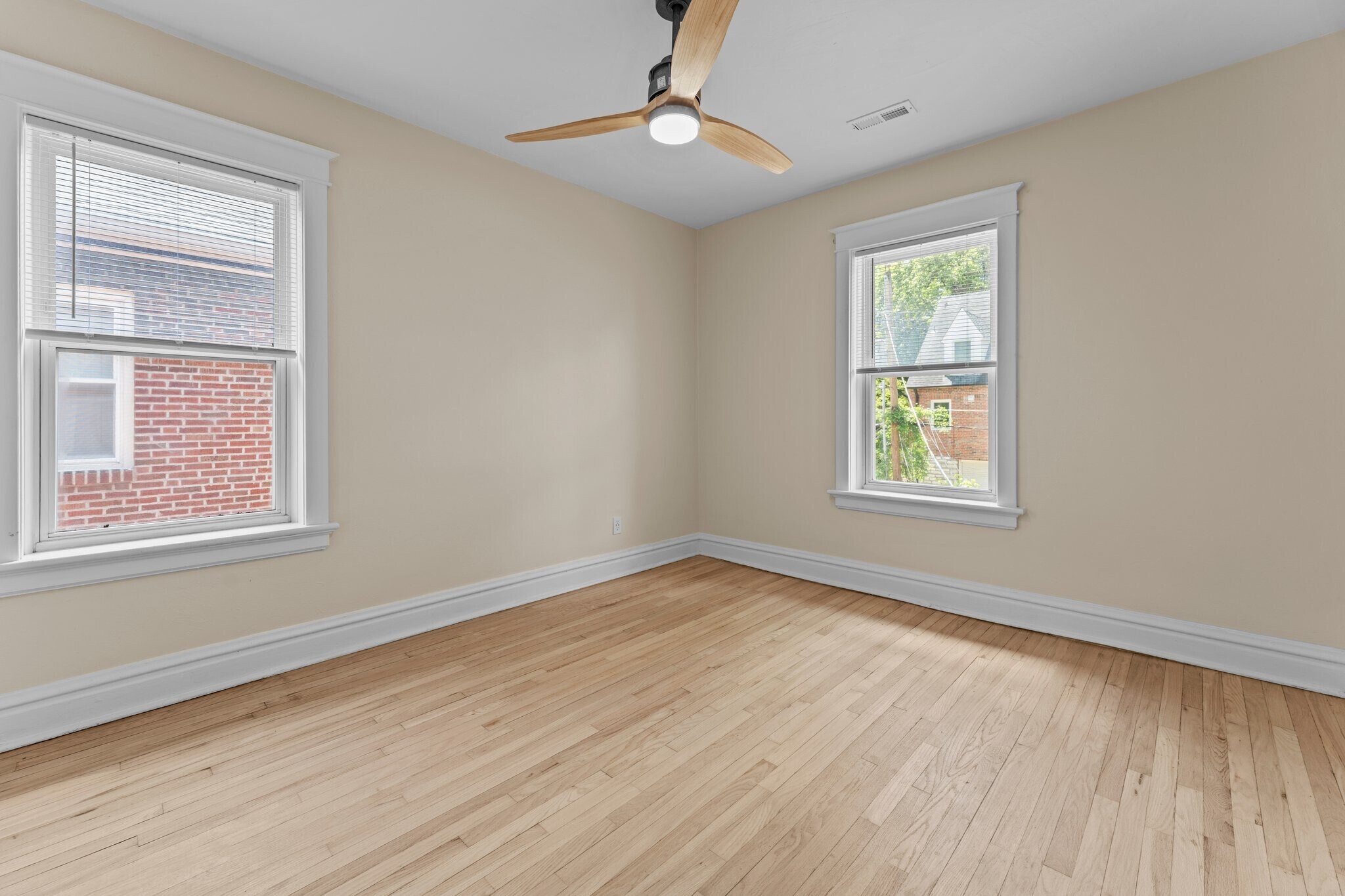 Building Photo - 7350 Amherst Ave