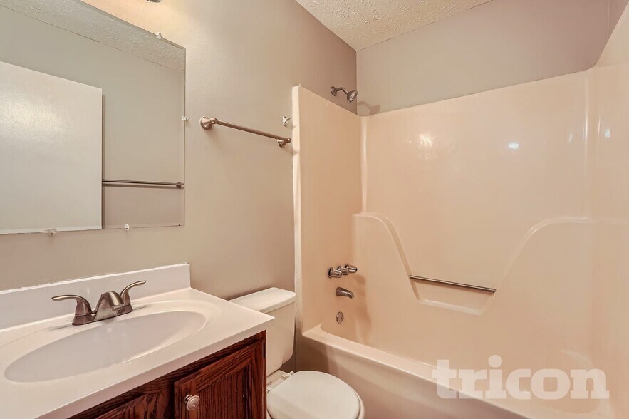 Building Photo - 126 Woodberry Ct