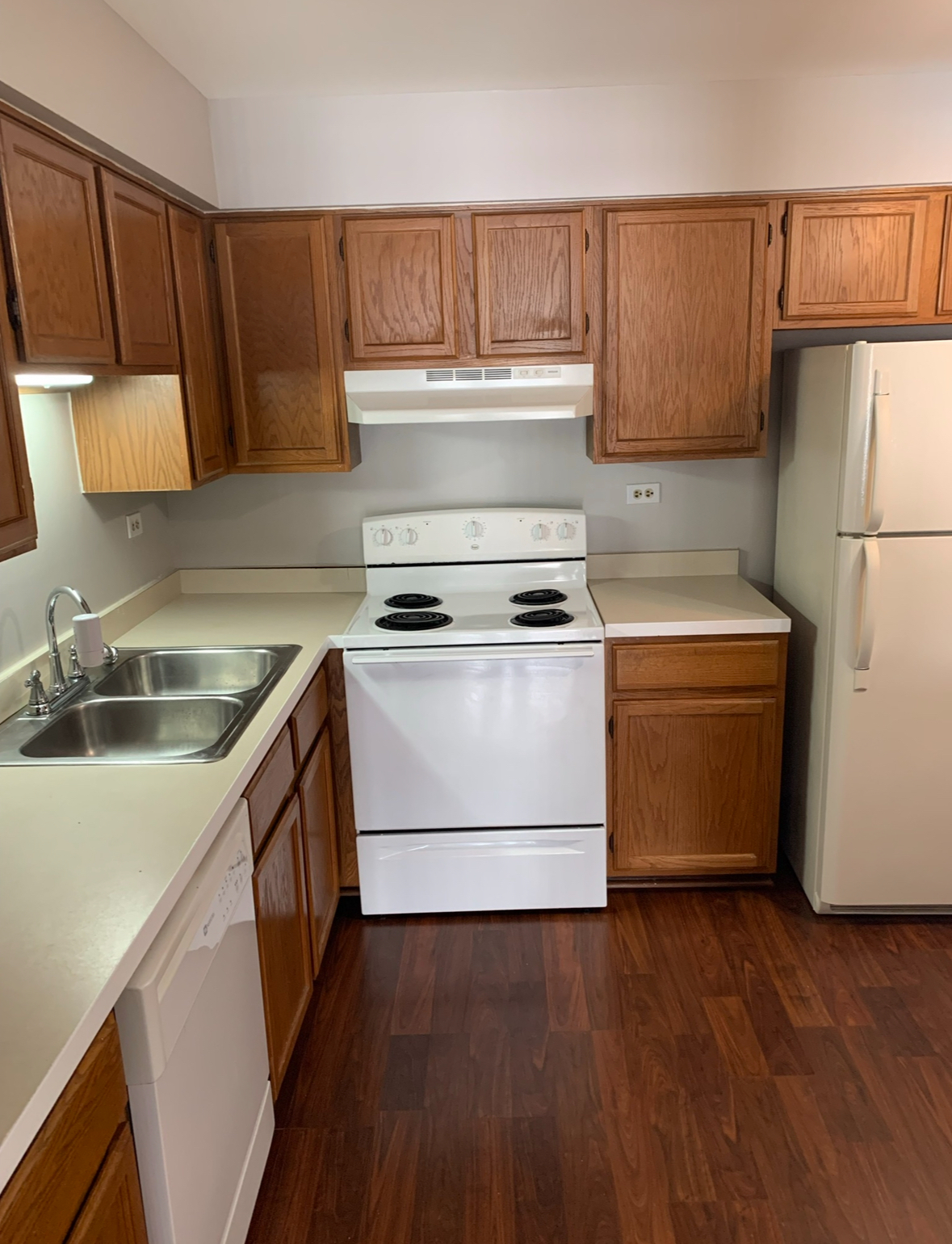 Building Photo - 1200 Whispering Hills Ct