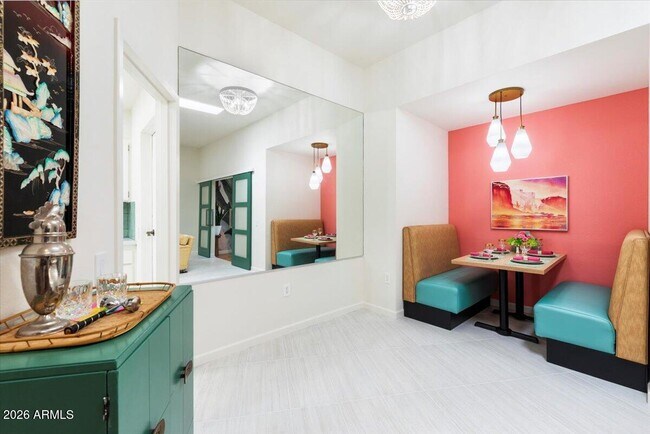 Building Photo - 10129 W Campana Dr