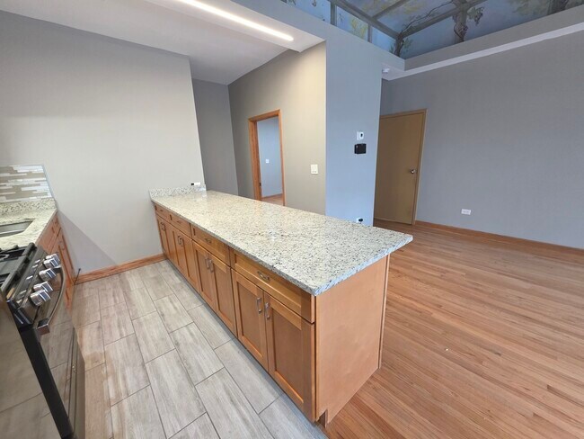 Building Photo - 3114 N Lincoln Ave