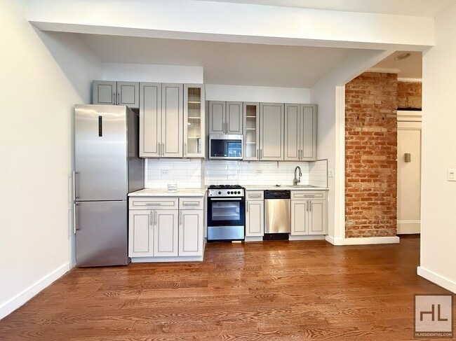 Building Photo - 410 Eastern Pkwy