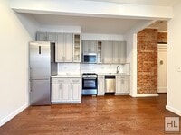 Building Photo - Crown Heights 2-Bed