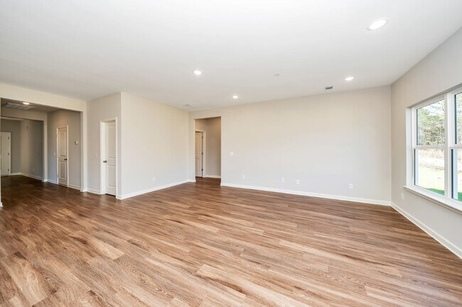 Building Photo - Newly Renovated Home in Brookwood!