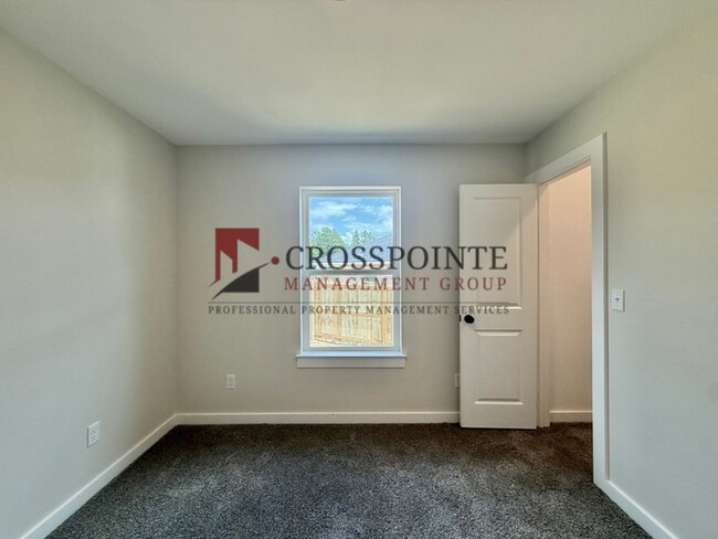 Building Photo - Beautiful 3 Bedroom 2 Bathroom Home!