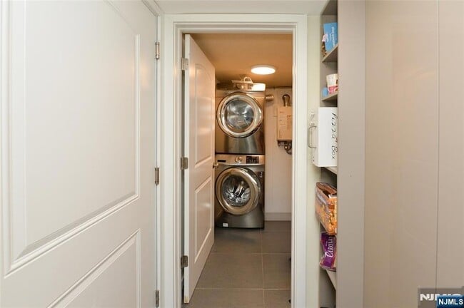 Building Photo - 38-55 van Riper Place Unit 1X