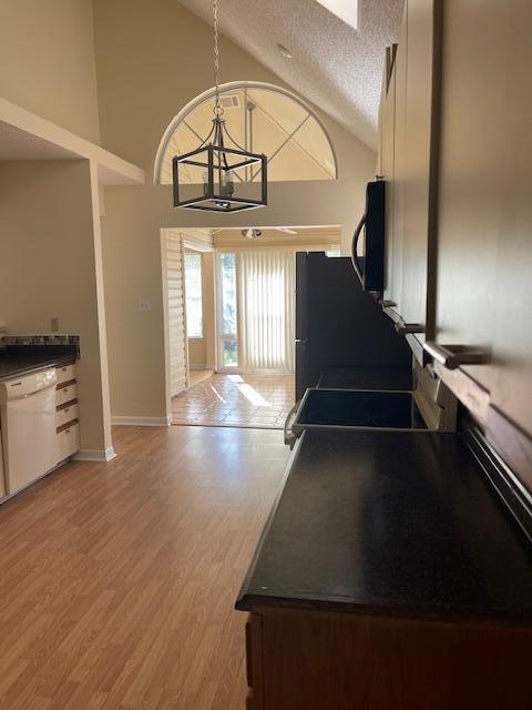Building Photo - 810 Fairway Lakes Dr
