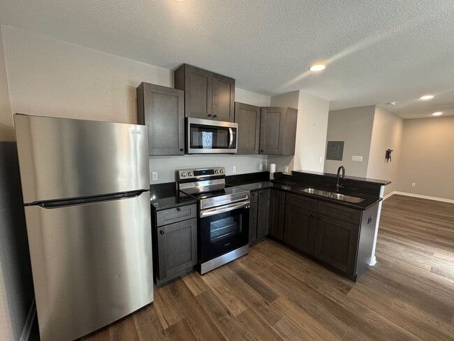 Building Photo - Updated 3/2 Duplex in the Heart of Waco