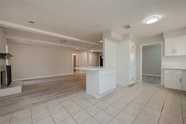 Building Photo - 23130 Bayleaf Dr