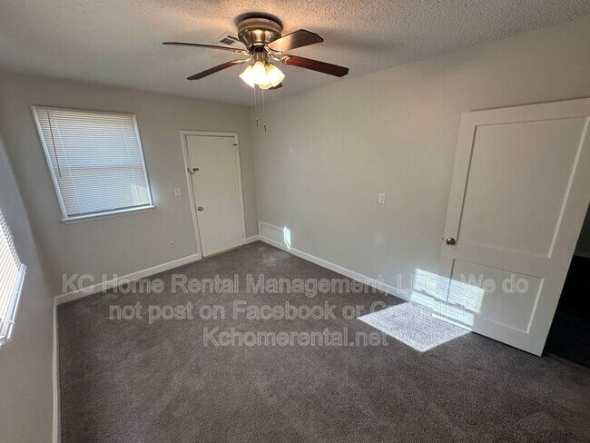 Building Photo - 1114 E Myrtle St