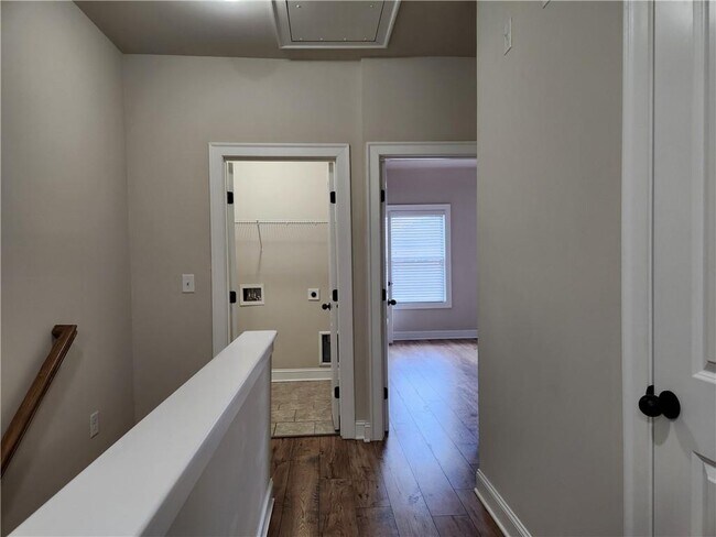 Building Photo - 1323 Faircrest Wy