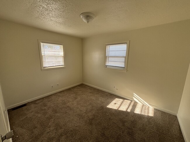 Building Photo - 307 Murray St