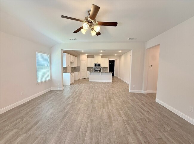 Building Photo - 2305 Caroline St