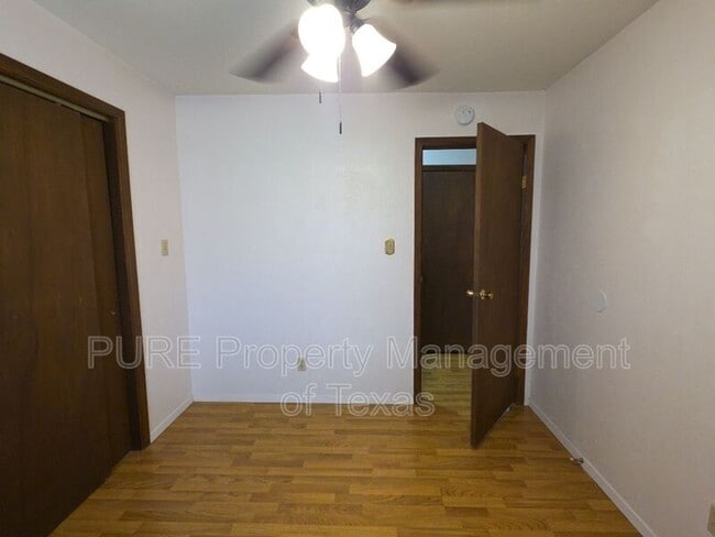 Building Photo - 12709 Burson Dr