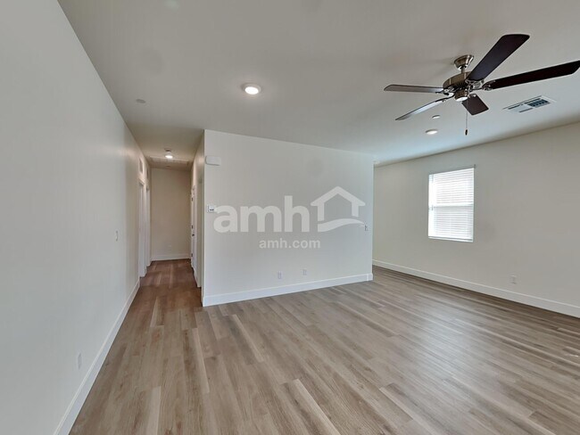 Building Photo - 505 Silverbell Fls Pl