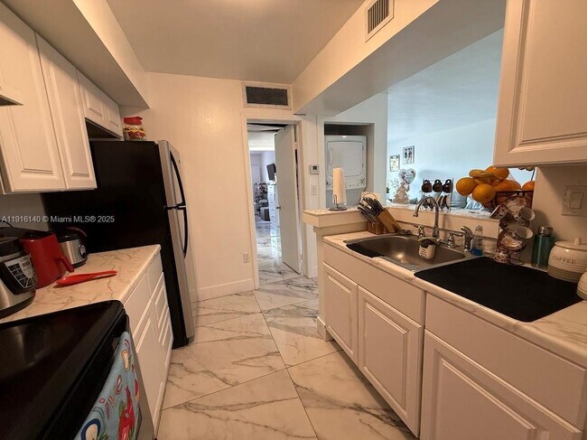 Building Photo - 15241 SW 80th St