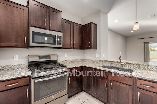 Building Photo - 41540 N Jacaranda Ct