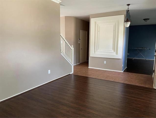Building Photo - 1233 McMahan Dr