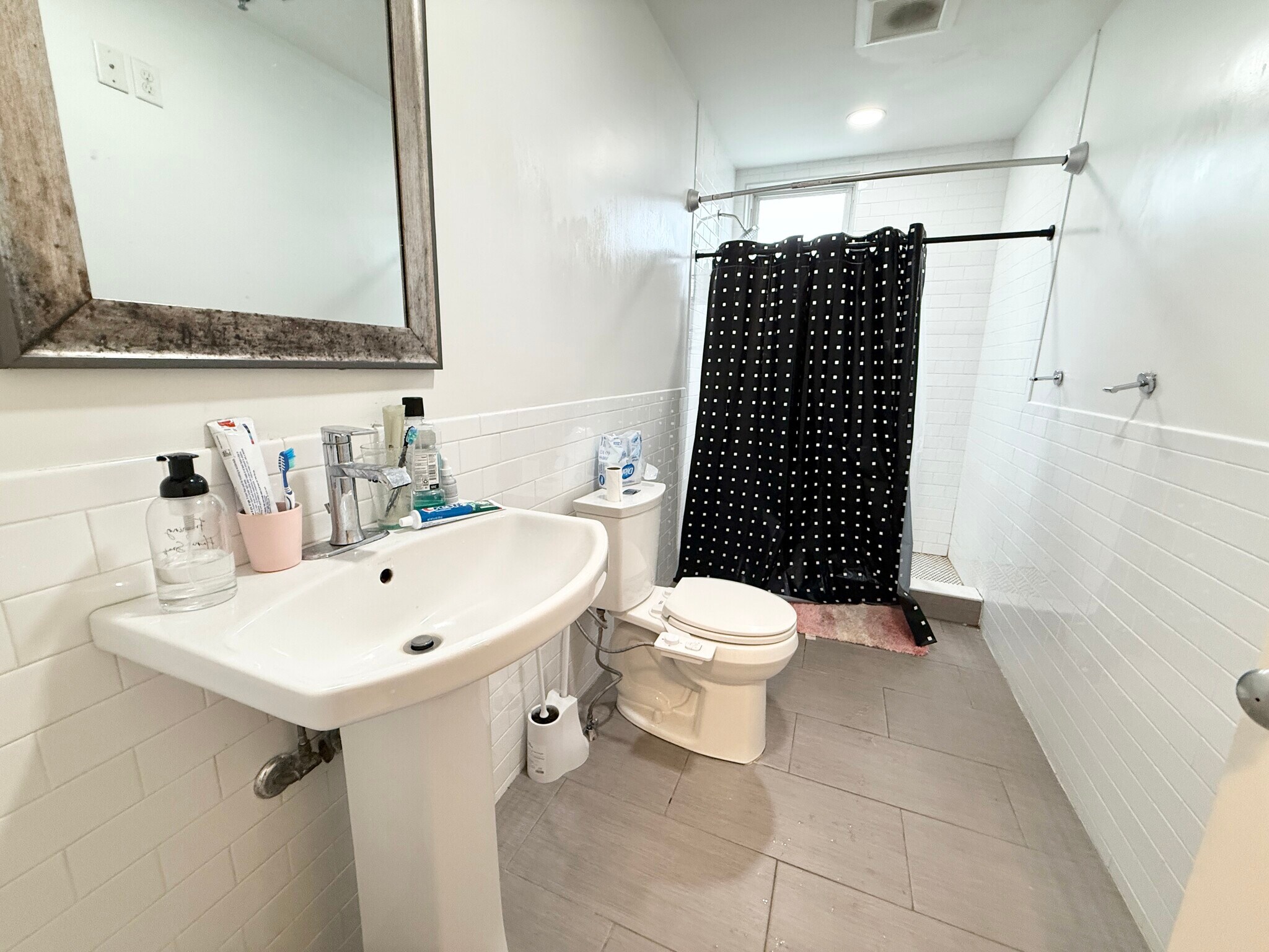 Building Photo - 110 Chester St