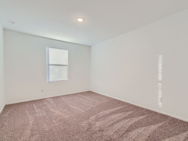 Building Photo - Adorable 3 bedroom for rent in St. Hedwig! Only 10 miles from Randolph AFB
