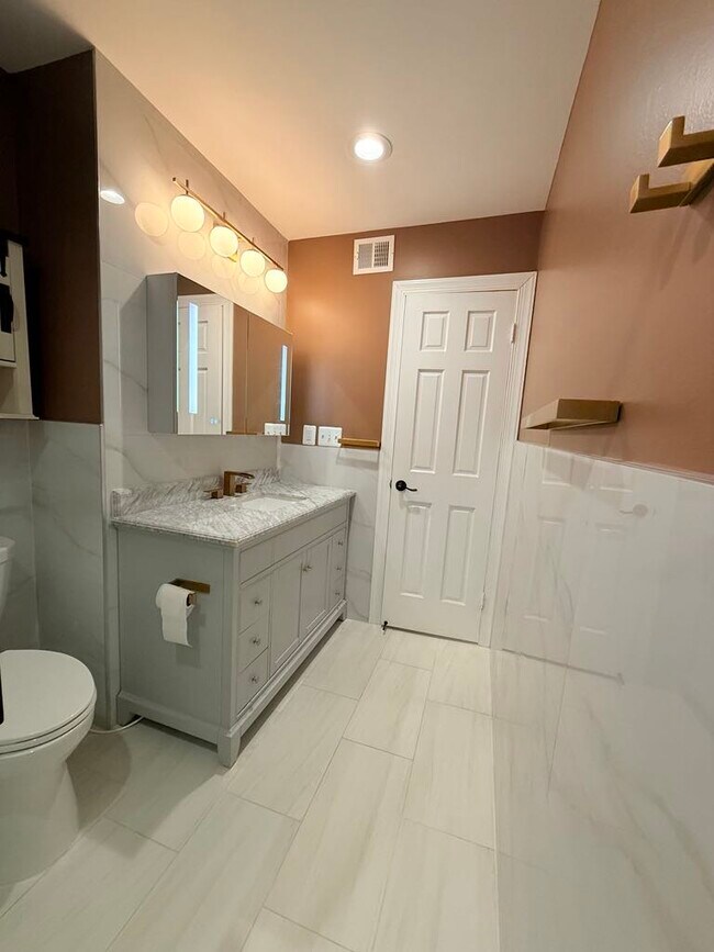 Building Photo - 10933 Adare Dr