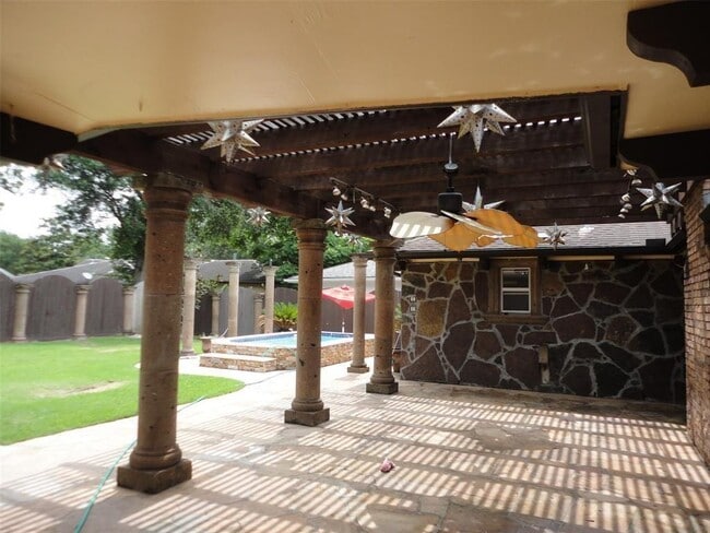 Building Photo - 4323 Colombia Dr