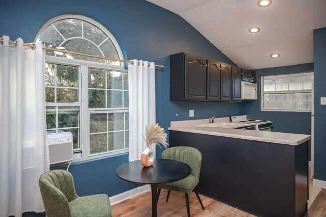 Building Photo - 6605 Countess Adria St