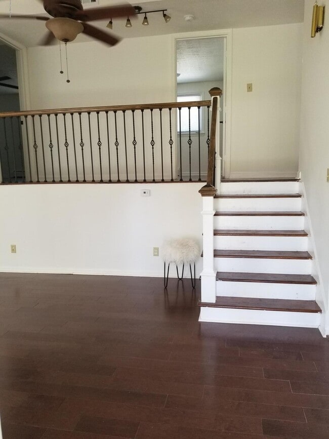 Building Photo - 6809 Shareith Dr