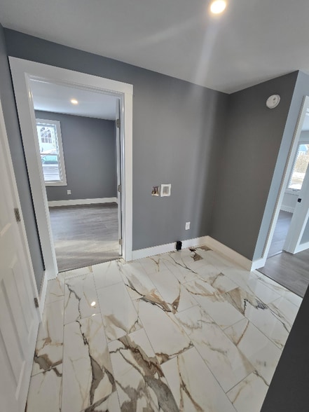 Building Photo - 68 High St