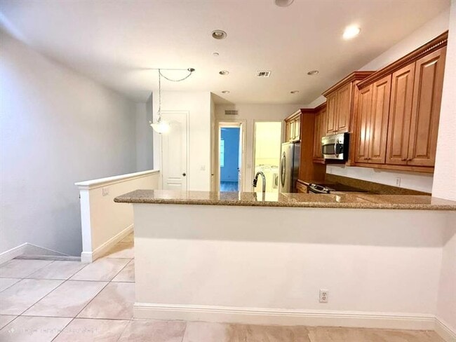 Building Photo - 4804 Sawgrass Breeze Dr
