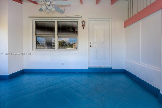 Building Photo - 1404 Plunkett St