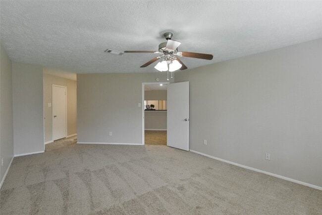 Building Photo - 7211 Fuchsia Ln