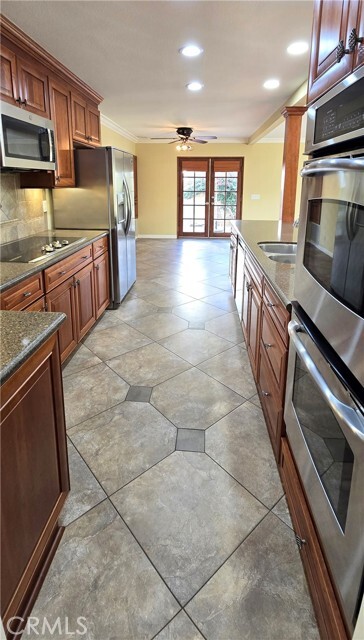 Building Photo - 1400 Post