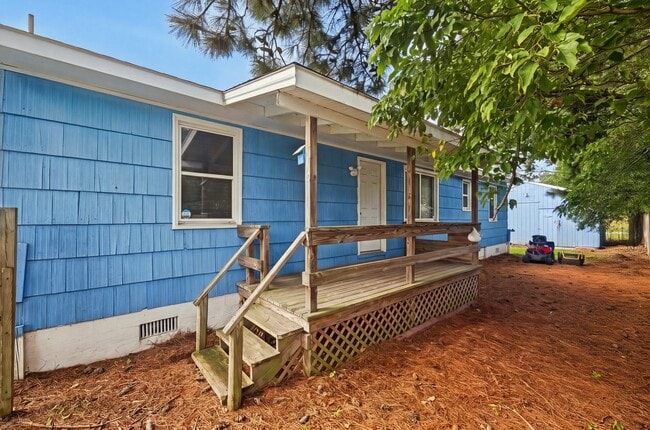 Building Photo - 3600 Mariner Ave