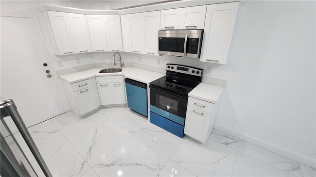 Building Photo - 3301 Spanish Moss Terrace