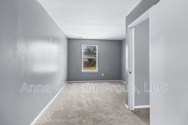 Building Photo - 5307 Valiquet Ave