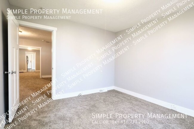 Building Photo - 920 Fourth St. NW --1