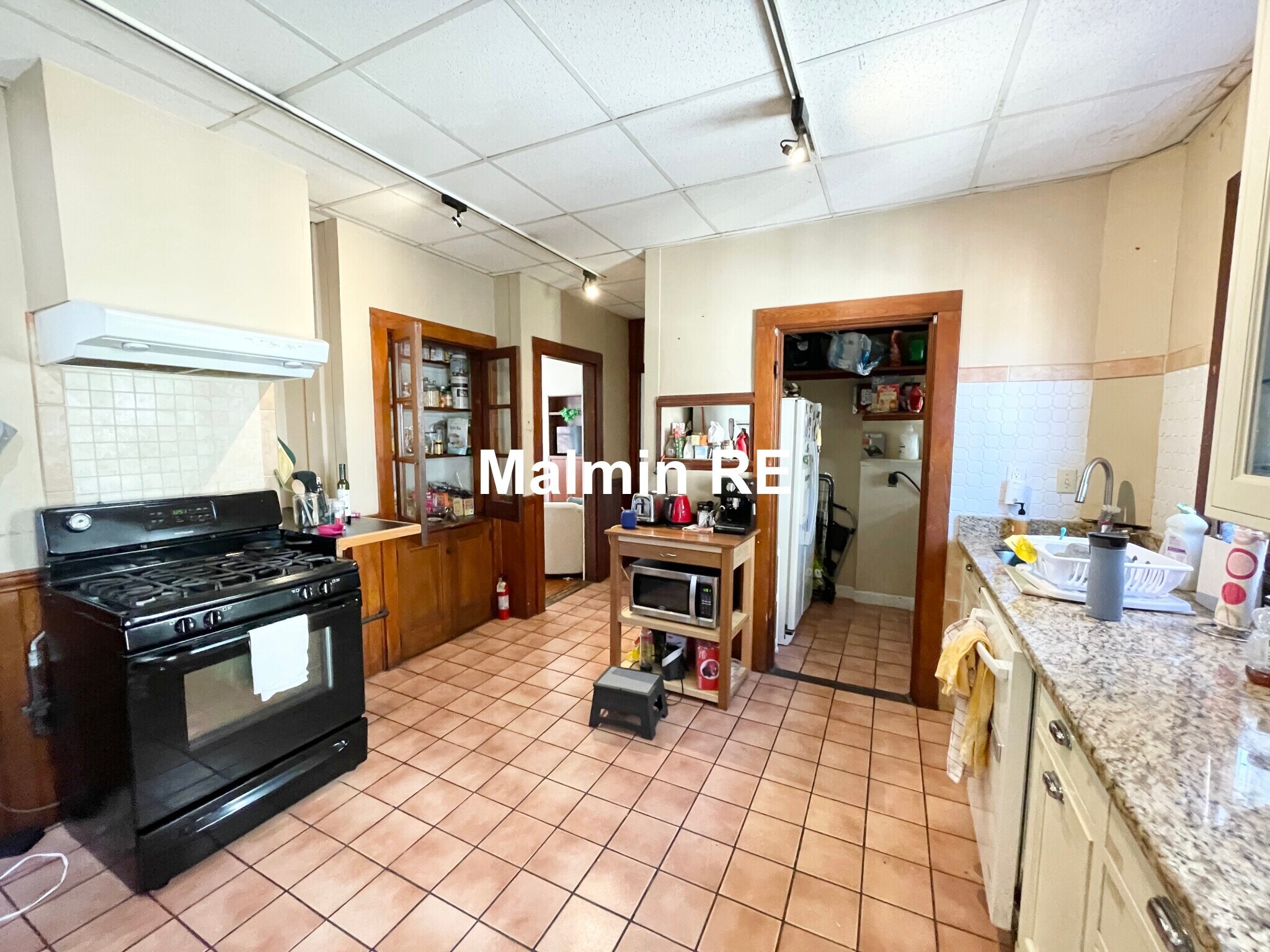 Building Photo - 67 Hillside St