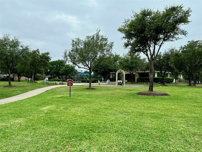 Building Photo - 17819 Serene Shore Dr