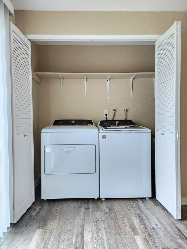 Building Photo - 3 Bedroom / 1 Bath Home in Lake Stevens with View