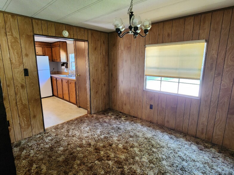 Building Photo - 104 Royalty Ct