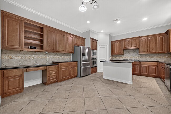 Building Photo - 8602 Two Sisters Ct
